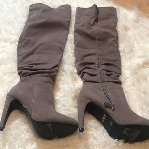 Shoe dazzle over the knee boots